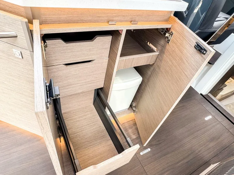 Slide: The Image of Wellcraft 38 Explorer 2025 - 5764512