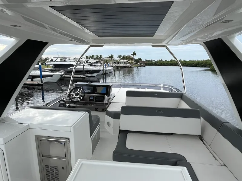 Slide: The Image of Galeon 500 FLY 2023 - 5914674