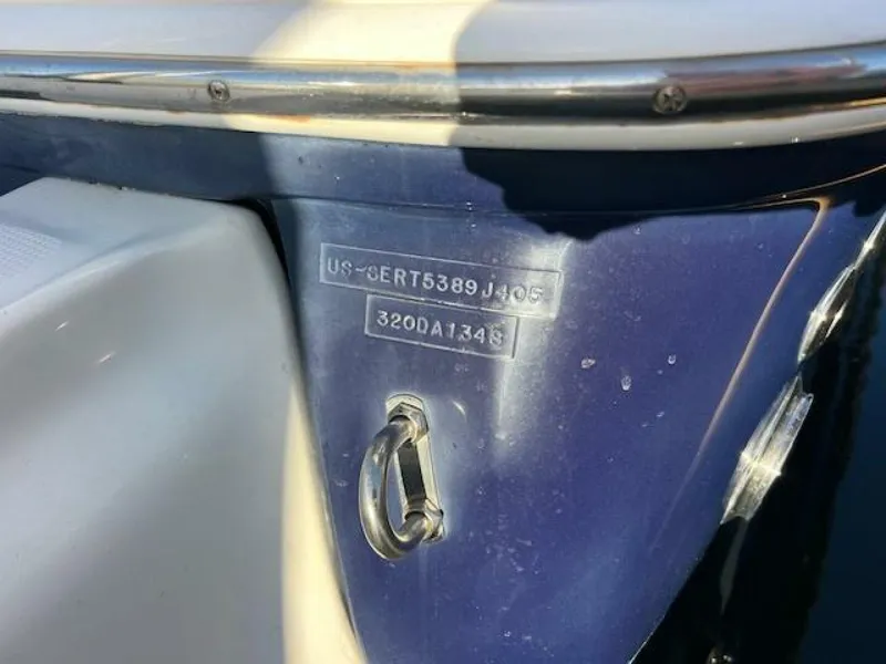 Slide: The Image of Sea Ray 320 Sundancer 2005 - 5768932