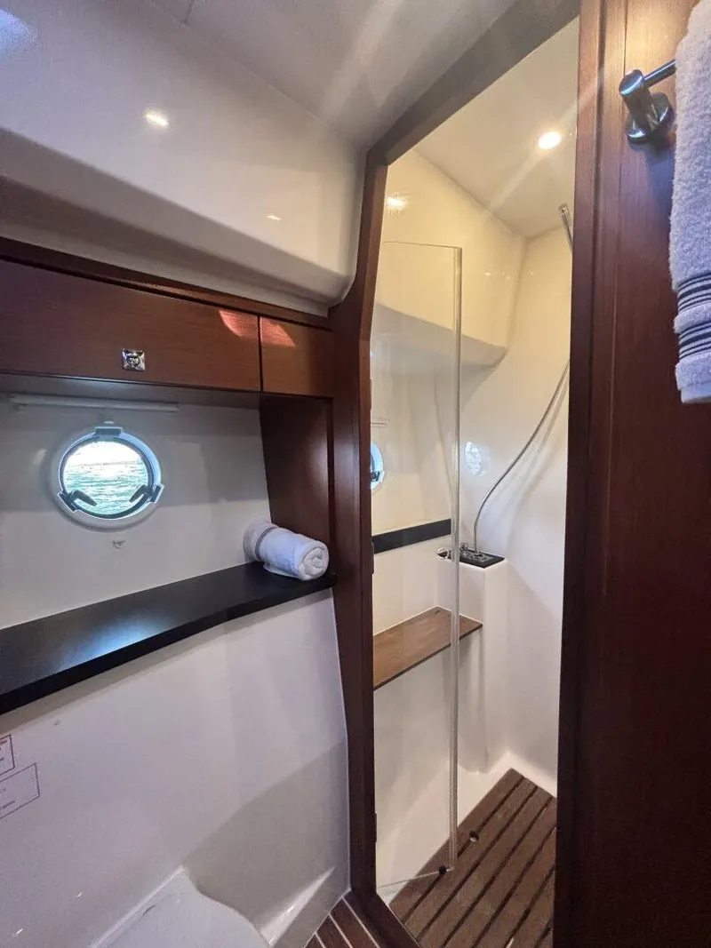 Slide: The Image of Bavaria 420 Virtess Coupe 2015 - 5805459