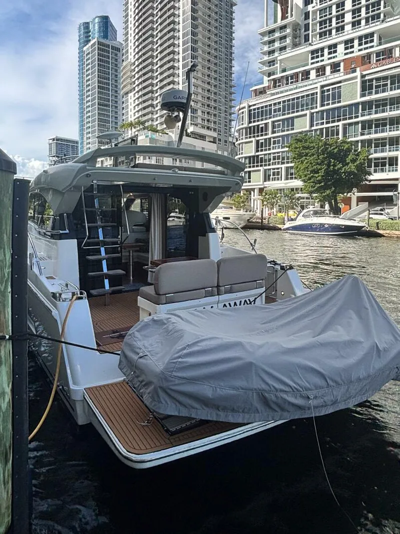 Slide: The Image of Bavaria 420 Virtess Coupe 2015 - 5805449