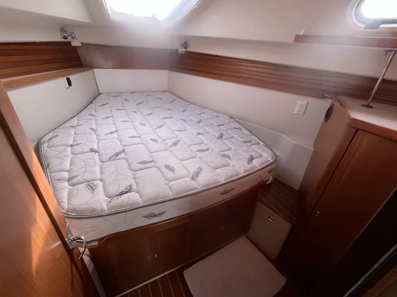 Slide: The Image of Catalina 355 2017 - 5814032