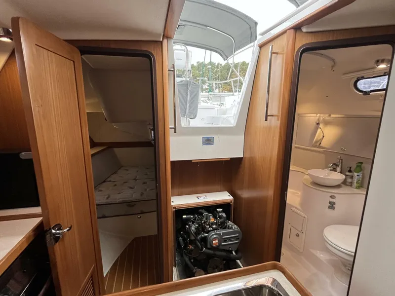 Slide: The Image of Catalina 355 2017 - 5818544