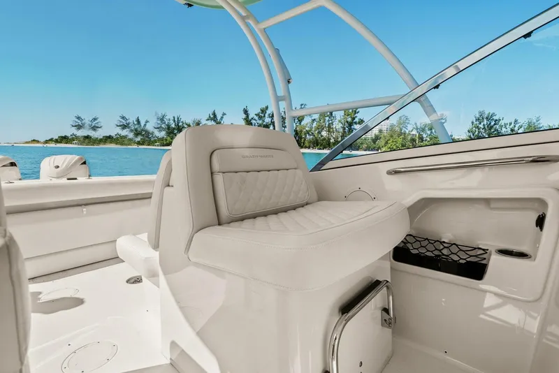Slide: The Image of Grady White 275 Freedom 2025 - Helm - 5767187