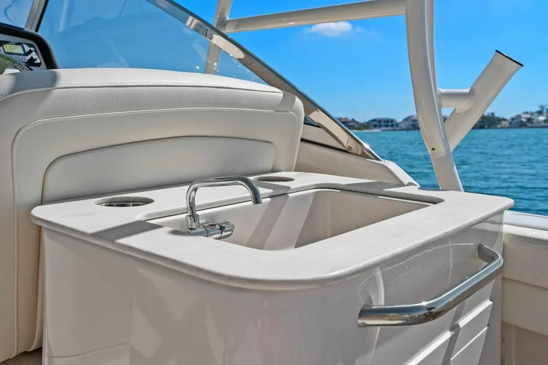 Slide: The Image of Grady White 275 Freedom 2025 - 5767182