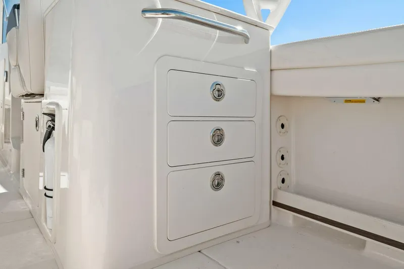 Slide: The Image of Grady White 275 Freedom 2025 - 5766887