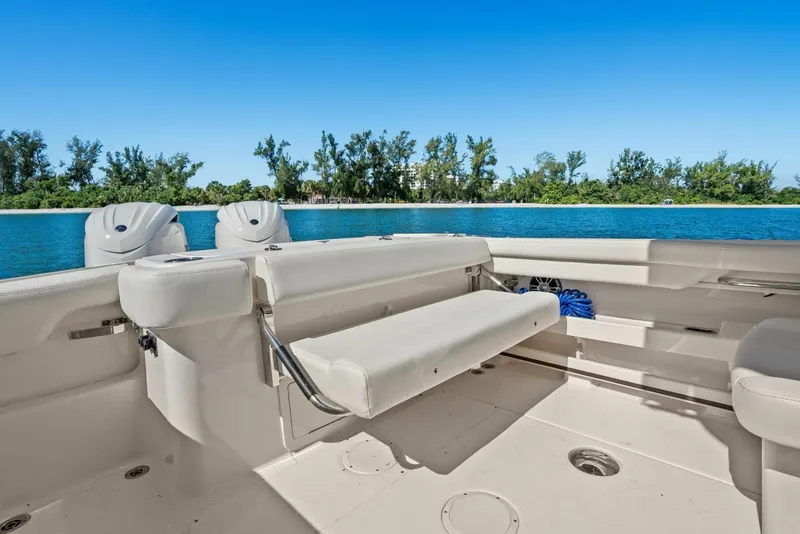Slide: The Image of Grady White 275 Freedom 2025 - Cockpit - 5767177