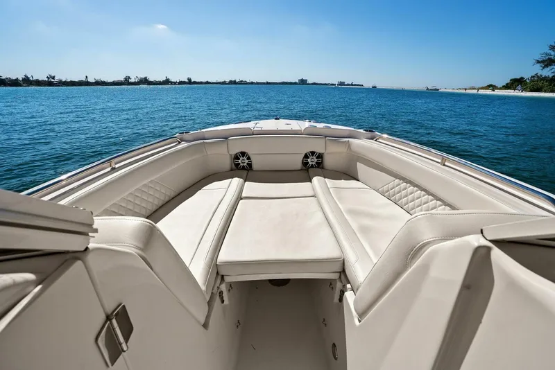 Slide: The Image of Grady White 275 Freedom 2025 - Foredeck - 5767167