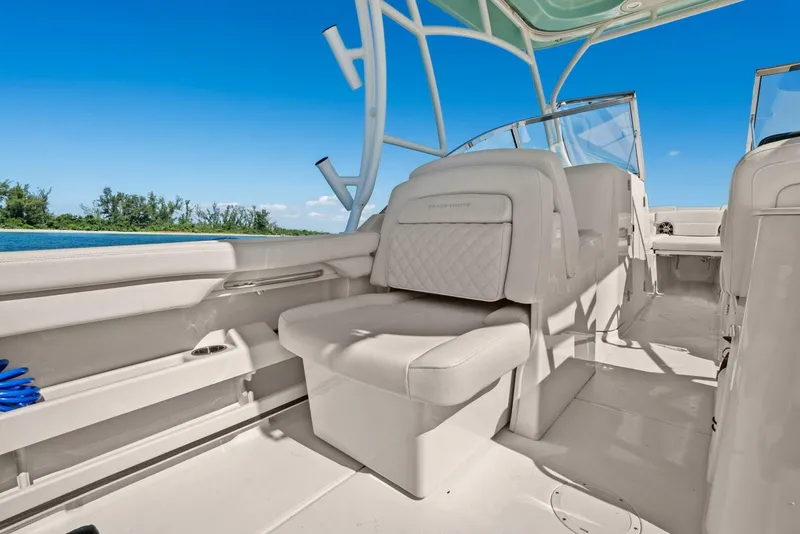 Slide: The Image of Grady White 275 Freedom 2025 - Cockpit Seating - 5767181