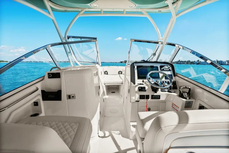 Slide: The Image of Grady White 275 Freedom 2025 - Helm - 5766895