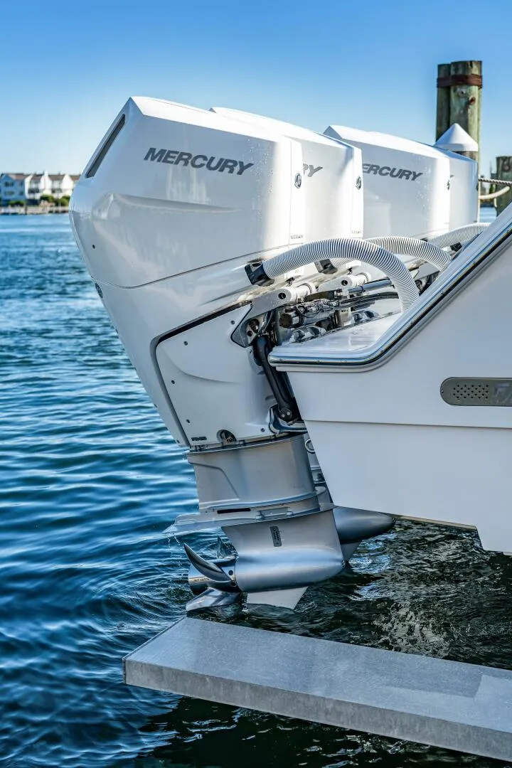 Slide: The Image of Front Runner 43 Catamaran 2025 - 5781695