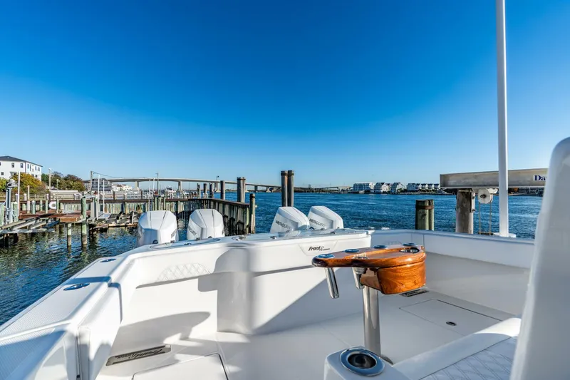 Slide: The Image of Front Runner 43 Catamaran 2025 - 5781699