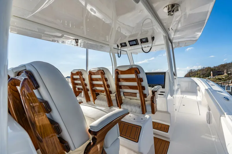 Slide: The Image of Front Runner 43 Catamaran 2025 - 5781703