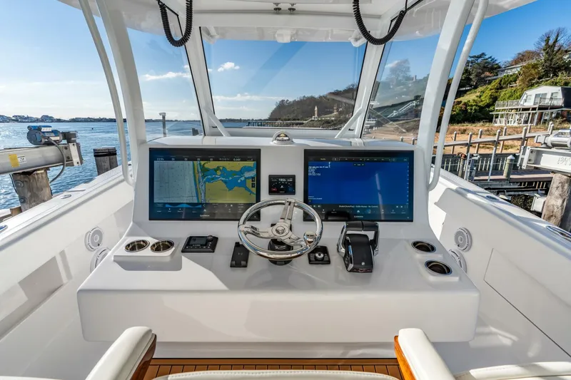 Slide: The Image of Front Runner 43 Catamaran 2025 - 5781716