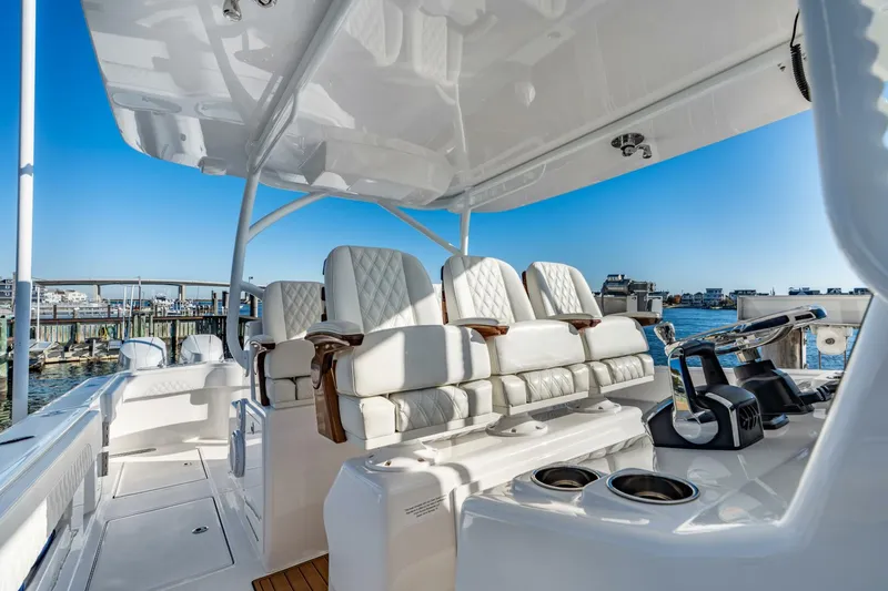 Slide: The Image of Front Runner 43 Catamaran 2025 - 5781726