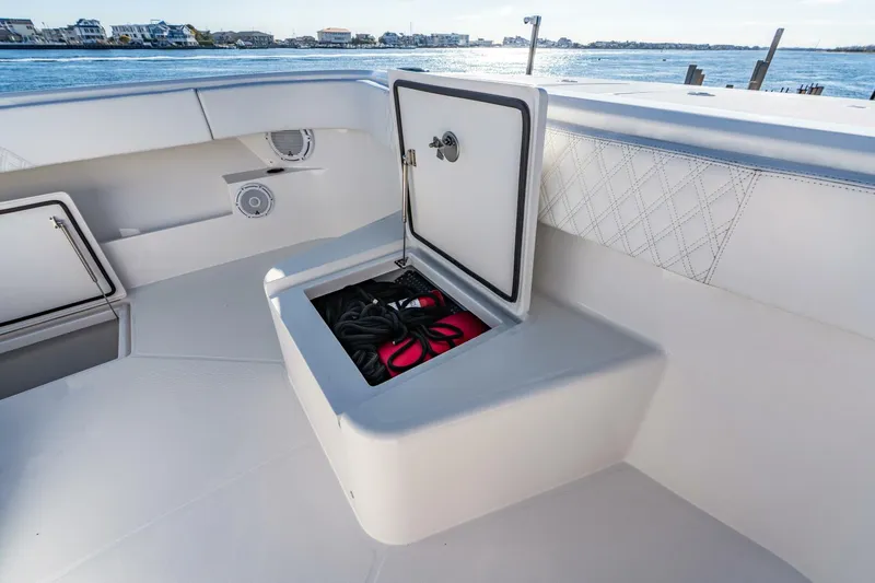 Slide: The Image of Front Runner 43 Catamaran 2025 - 5781739