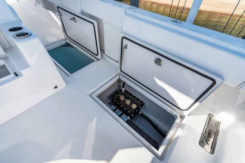 Slide: The Image of Front Runner 43 Catamaran 2025 - 5781742