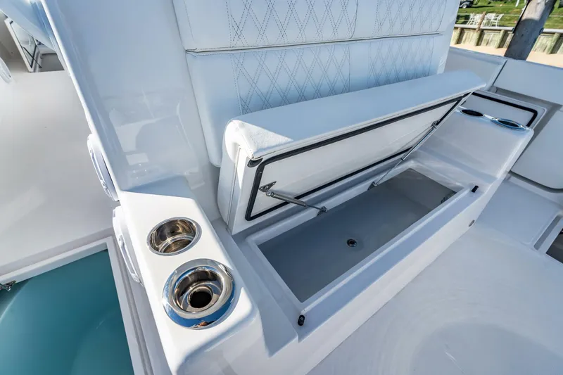 Slide: The Image of Front Runner 43 Catamaran 2025 - 5781744