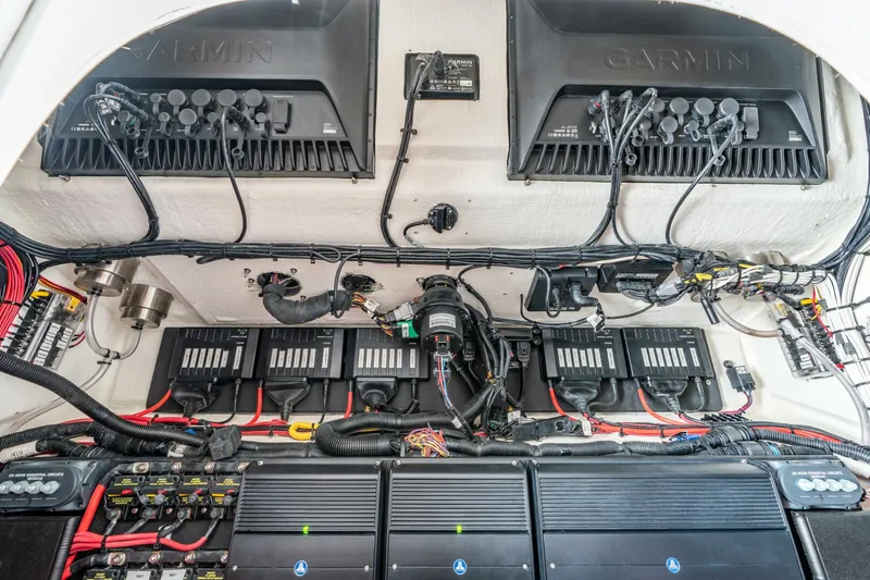 Slide: The Image of Front Runner 43 Catamaran 2025 - 5781747