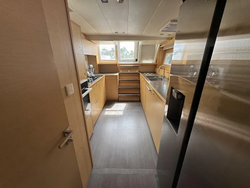 Slide: The Image of Lagoon 63 2015 - 5767673