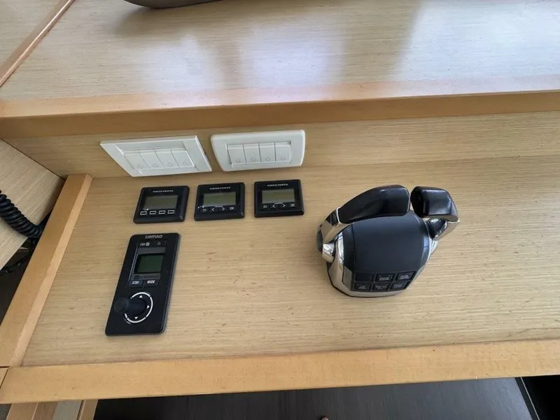 Slide: The Image of Lagoon 63 2015 - 5767678