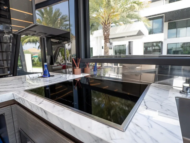 Slide: The Image of Explorer EX62 2024 - 5999980