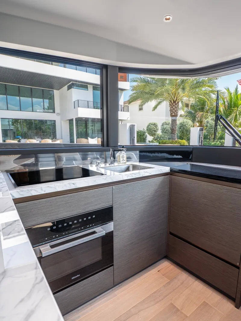 Slide: The Image of Explorer EX62 2024 - 5999981