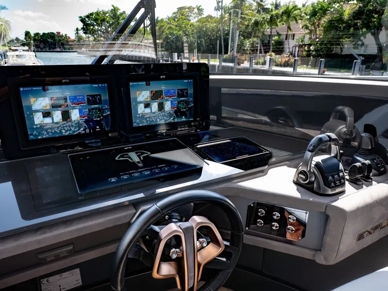 Slide: The Image of Explorer EX62 2024 - 5999984