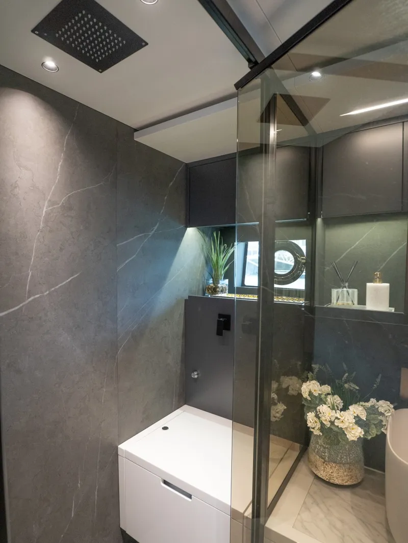 Slide: The Image of Explorer EX62 2024 - 5999990