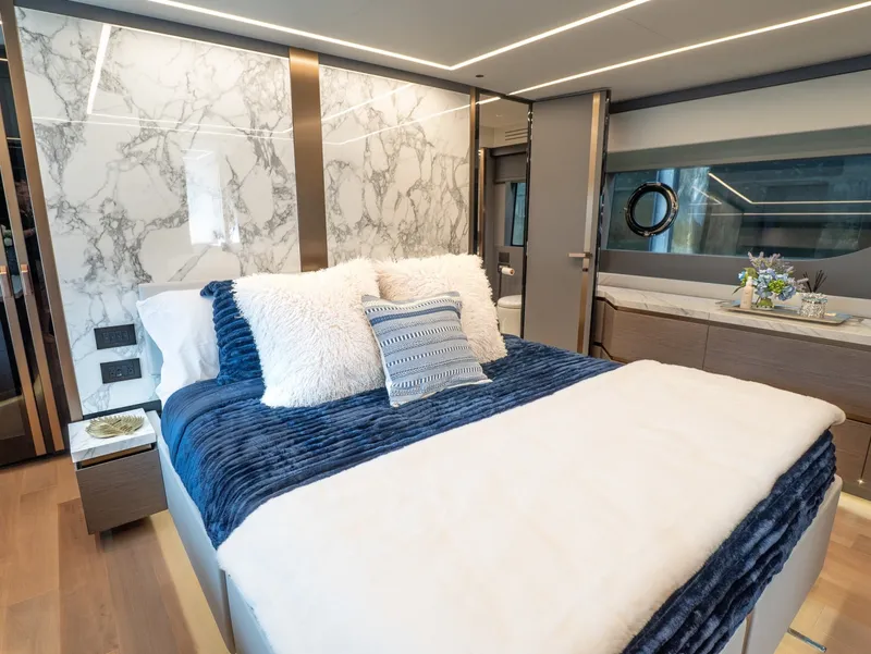 Slide: The Image of Explorer EX62 2024 - 5999995