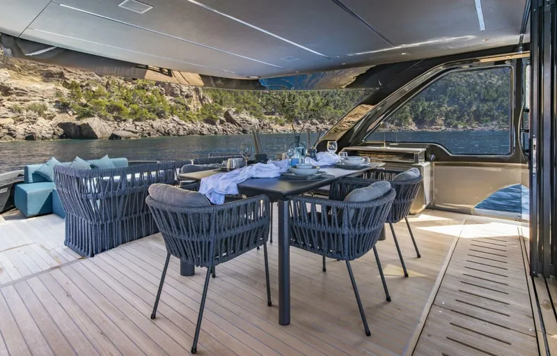 Slide: The Image of Explorer EX62 2024 - 5768670