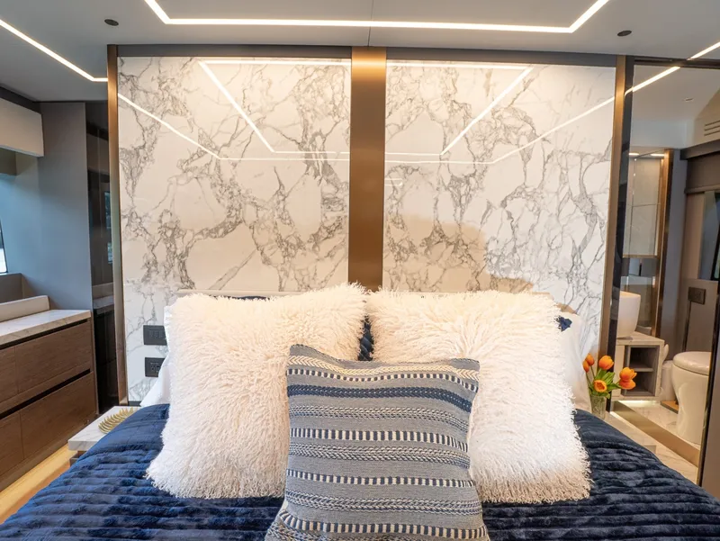 Slide: The Image of Explorer EX62 2024 - 5999997