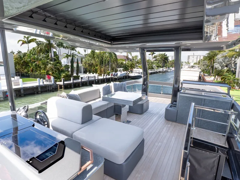 Slide: The Image of Explorer EX62 2024 - 6000002