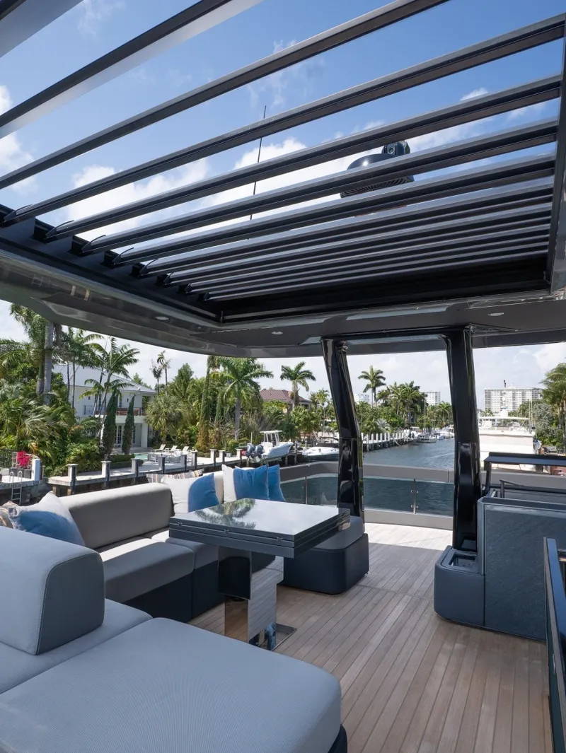 Slide: The Image of Explorer EX62 2024 - 6000003