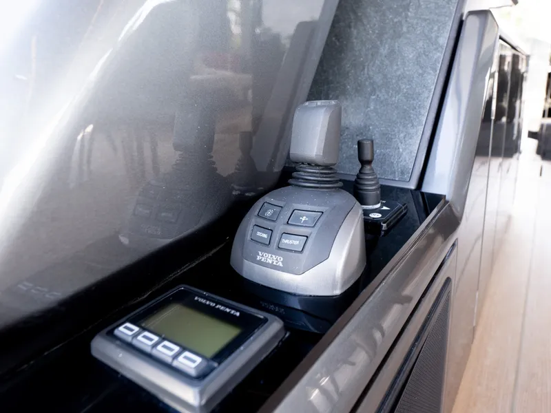 Slide: The Image of Explorer EX62 2024 - 6000008