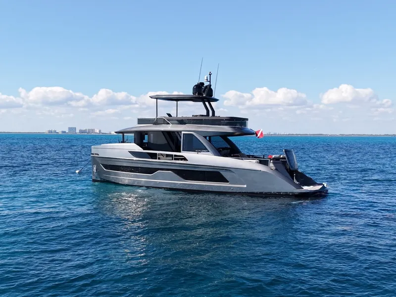 Slide: The Image of Explorer EX62 2024 - 6000011