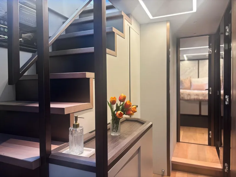 Slide: The Image of Explorer EX62 2024 - 5768676