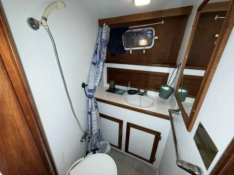 Slide: The Image of Gulf 41 Sedan 1982 - 5768019