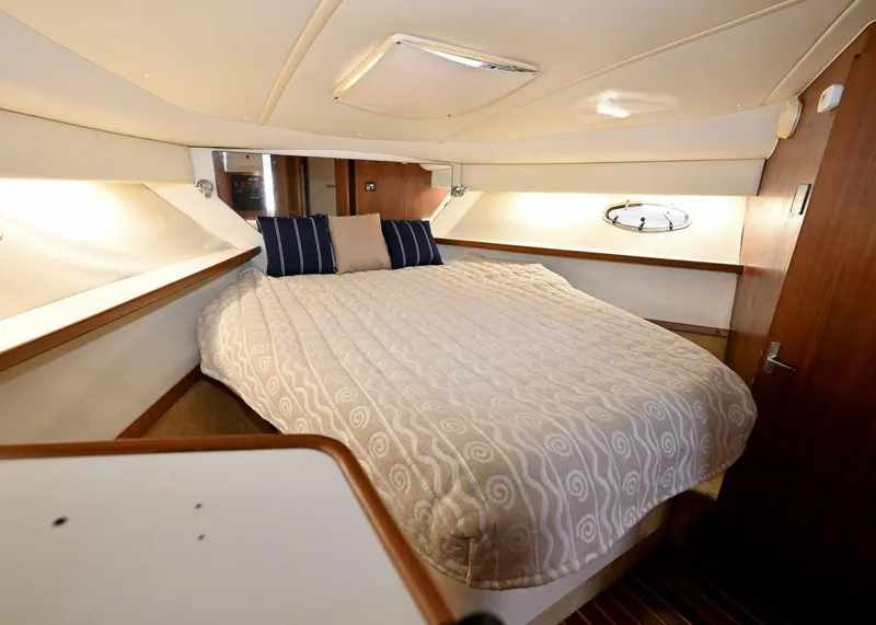 Slide: The Image of Tiara 3500 Express 2000 - 5823089