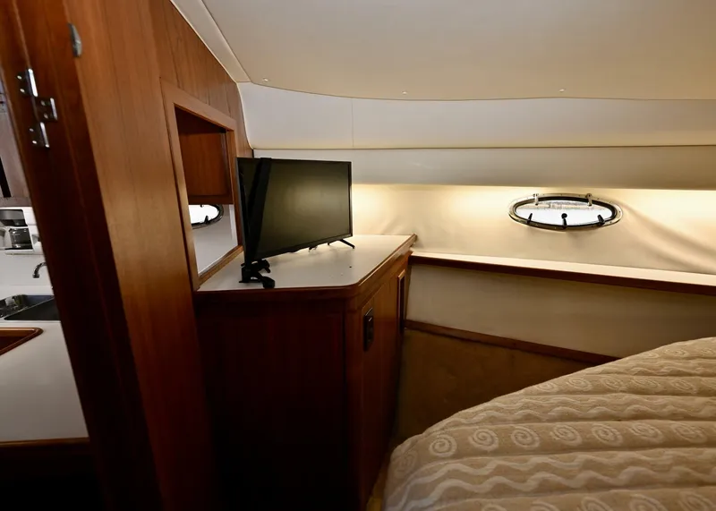 Slide: The Image of Tiara 3500 Express 2000 - 5823090