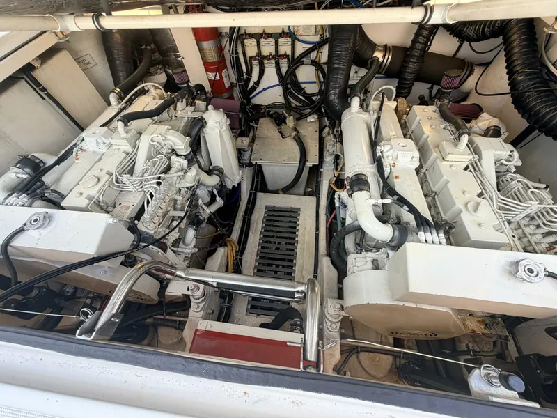 Slide: The Image of Tiara 3500 Express 2000 - 5823097