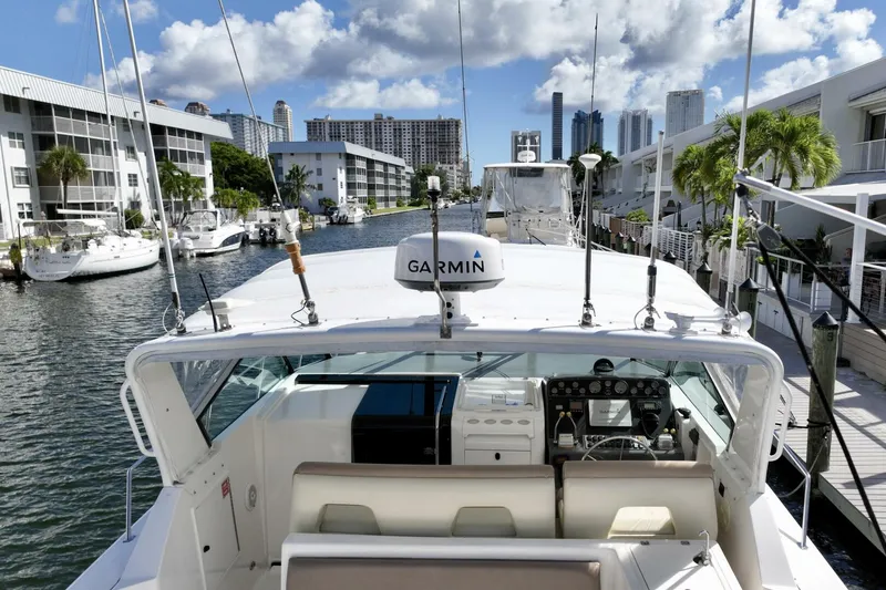 Slide: The Image of Tiara 3500 Express 2000 - 5823102