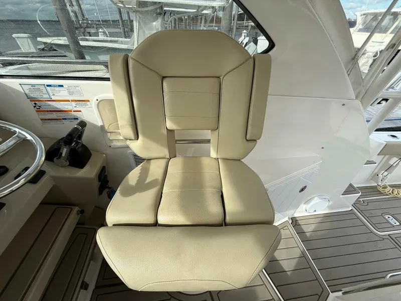 Slide: The Image of Pursuit OS 325 Offshore 2017 - 5768576