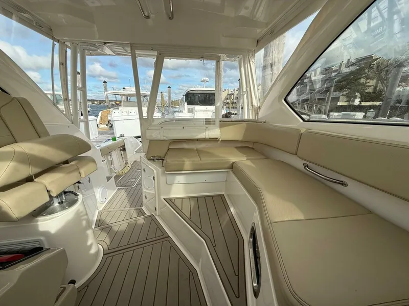 Slide: The Image of Pursuit OS 325 Offshore 2017 - 5768575