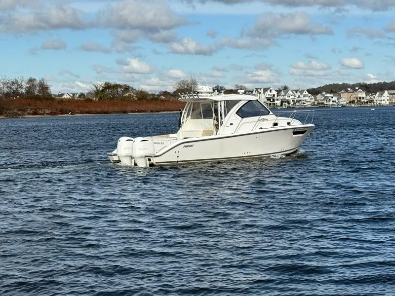 Slide: The Image of Pursuit OS 325 Offshore 2017 - 5768542