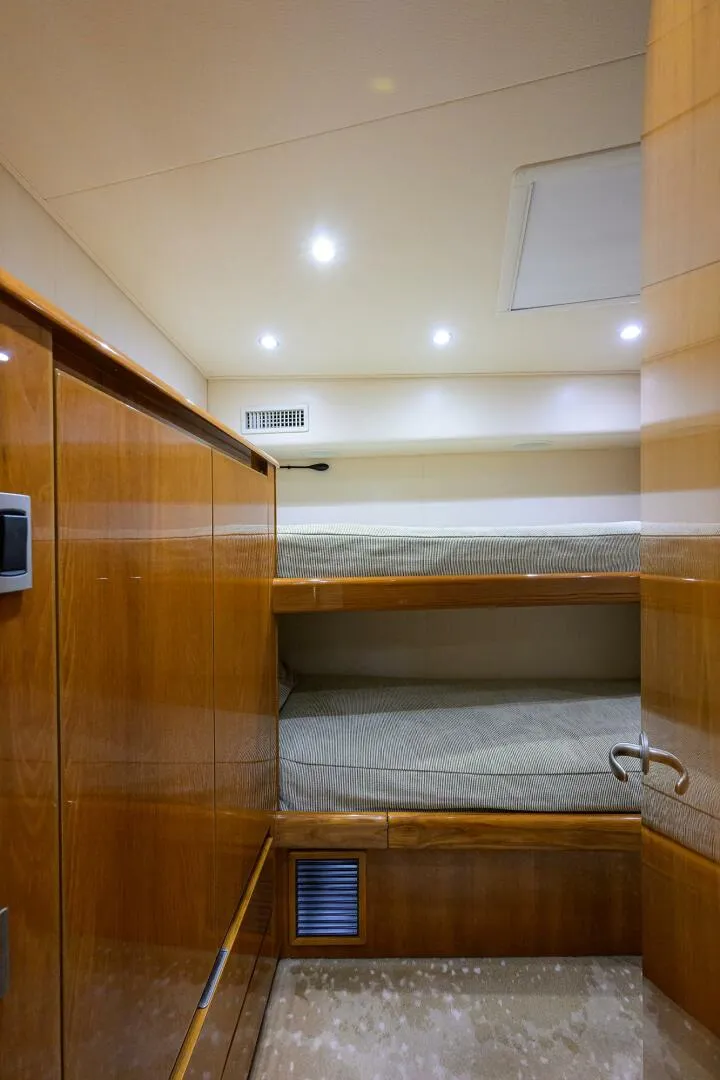 Slide: The Image of  Guest Cabin  - 5770905