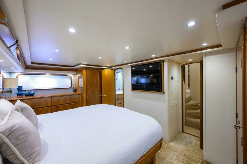 Slide: The Image of Master Stateroom - 7674085