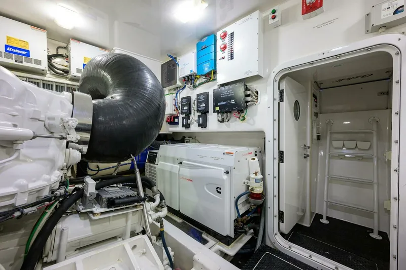 Slide: The Image of Engine Room - 7674129