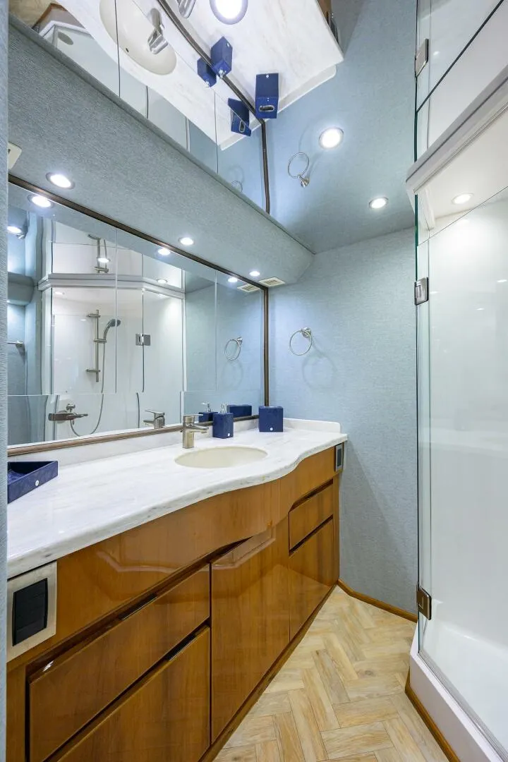 Slide: The Image of Master Head - 5770892