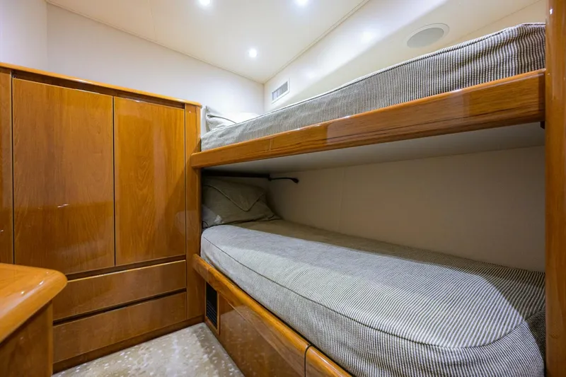 Slide: The Image of  Guest Cabin  - 5770906